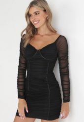 Czarna Dopasowana Sukienka z Marszczeniem Ferdu. Czarne sukienki Born2be, s, bez wzorów, bez kołnierzyka, bez ramiączek, mini, dopasowane. Za 139.99 zł.