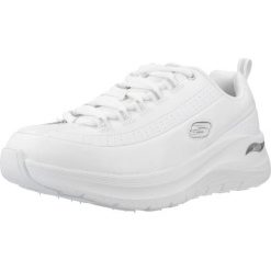 Kapcie SKECHERS ARCH FIT 2.0 Biały. Białe obuwie domowe Skechers, bez wzorów, ze skóry, bez zapięcia. Za 390.99 zł.