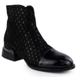 Skórzane botki damskie czarne D&A S.Barski Premium Collection JC52-862. Czarne botki S.BARSKI, bez wzorów, ze skóry, bez obcasa, bez zapięcia. Za 299.99 zł.