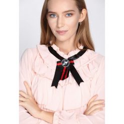 Łososiowa Bluzka Helpless. Czerwone bluzki Born2be, s, z aplikacjami, bez kołnierzyka, bez ramiączek. Za 69.99 zł.