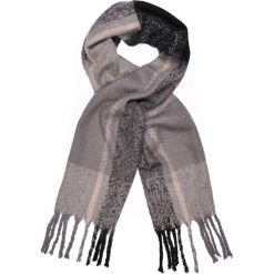 SZALIK DAMSKI. Czarne szaliki TOP SECRET, na jesień, bez wzorów, z dzianiny. W wyprzedaży za 29.99 zł.