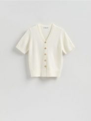 Kardigan z dekoracyjnymi guzikami - złamana biel. Kardigany Reserved, l, bez wzorów, z dzianiny. Za 129.99 zł.