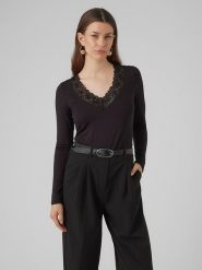 Vero Moda Koszulka w kolorze czarnym rozmiar: S. Czarne bluzki Vero Moda, s, bez wzorów, z koronki, bez kołnierzyka, bez ramiączek. Za 79.21 zł.
