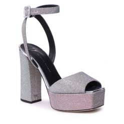 Sandały GIUSEPPE ZANOTTI. Szare sandały Giuseppe Zanotti, bez wzorów, bez obcasa, na słupku, bez zapięcia. Za 2,119.00 zł.
