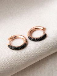 Lodie Silver Srebrne kolczyki-kreole z cyrkoniami rozmiar: onesize. Szare kolczyki Lodie Silver, z cyrkonią, srebrne. Za 132.95 zł.