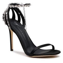 Sandały GIUSEPPE ZANOTTI. Czarne sandały Giuseppe Zanotti, bez wzorów, bez obcasa, na szpilce, bez zapięcia. Za 5,829.00 zł.