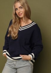 Granatowy Sweter z Domieszką Kaszmiru w Stylu Preppy Liendria. Niebieskie swetry Born2be, z aplikacjami, z dzianiny, bez ramiączek. Za 119.99 zł.