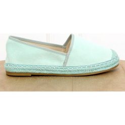 Espadryle zamszowe miętowe AF40 LT.GREEN. Zielone espadryle ButyModne, bez wzorów, ze lnu, bez obcasa, na płaskiej podeszwie, bez zapięcia. Za 74.46 zł.