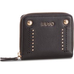 Mały Portfel Damski LIU JO - S Zip Around A19158 E0031 Nero 22222. Czarne portfele Liu Jo, bez wzorów, ze skóry ekologicznej. W wyprzedaży za 209.00 zł.