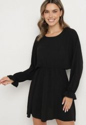 Czarna Sukienka o Rozkloszowanym Kroju z Ozdobnymi Mankietami Terellea. Czarne sukienki Born2be, na co dzień, bez wzorów, z jeansu, eleganckie, bez kołnierzyka, bez ramiączek, mini, kopertowe. Za 79.99 zł.