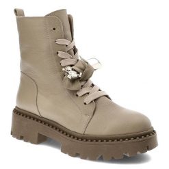 Beżowe Botki Karino Skórzane Eleganckie Buty Damskie. Brązowe botki Karino, z aplikacjami, bez obcasa, bez zapięcia. Za 459.00 zł.