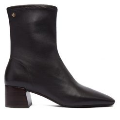 Botki Tory Burch. Brązowe botki Tory Burch, bez wzorów, bez obcasa, na słupku, bez zapięcia. Za 2,389.00 zł.
