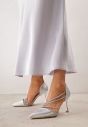 Srebrne Eleganckie Szpilki VICES Zdobione Paskami z Cyrkoniami Thalasura. Szare szpilki Born2be, z aplikacjami, eleganckie, bez obcasa, na szpilce, bez zapięcia. Za 119.99 zł.