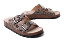 Dr. Brinkmann 701046-00 leo, klapki damskie. Brązowe klapki Dr. Brinkmann, bez wzorów, ze skóry, bez obcasa. Za 269.90 zł.