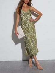 Milan Kiss Sukienka w kolorze khaki rozmiar: M. Brązowe sukienki Milan Kiss, na co dzień, m, bez wzorów, bez kołnierzyka, bez ramiączek, maxi, proste. Za 126.99 zł.