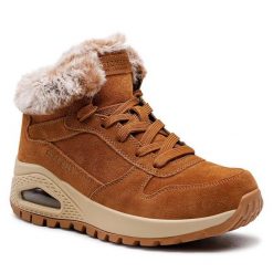 Botki Skechers. Brązowe botki Skechers, bez wzorów, bez obcasa, na płaskiej podeszwie, bez zapięcia. Za 449.99 zł.