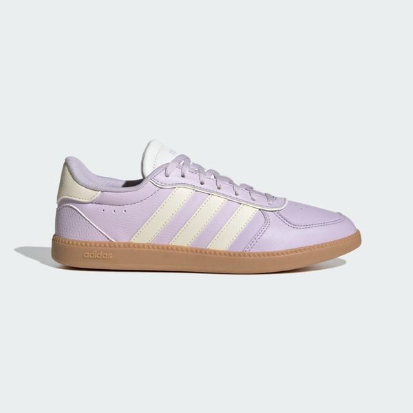 Buty Breaknet Sleek. Białe trekkingi Adidas, z gumy, trekkingowe. Za 239.00 zł.