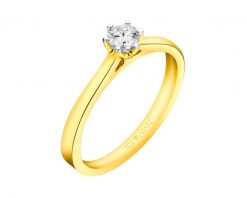 Pierścionek z żółtego złota z brylantem - 0,18 ct - próba 750. Żółte pierścionki Apart, z brylantem, złote. Za 5,890.00 zł.