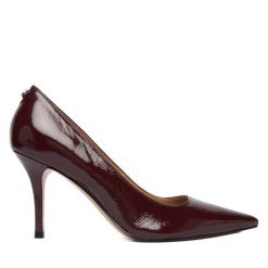 Szpilki Guess. Czerwone szpilki Guess, z aplikacjami, bez obcasa, na szpilce, bez zapięcia. Za 679.99 zł.