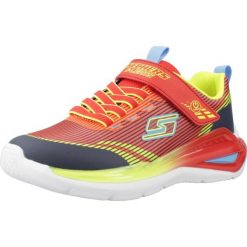 Kapcie SKECHERS LIGHTS TRINAMICS 2.0 Czerwony. Czerwone obuwie domowe Skechers, bez wzorów, z syntetyku, bez zapięcia. Za 240.99 zł.