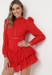 Czerwona Rozkloszowana Sukienka Kombinezon Mini z Falbankami Gilha. Czerwone sukienki Born2be, m, z aplikacjami, z koronki, bez kołnierzyka, bez ramiączek, mini, rozkloszowane. Za 169.99 zł.