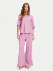United Colors Of Benetton Piżama 35VB3P03P Różowy Loose Fit. Czerwone piżamy United Colors of Benetton, bez wzorów, z bawełny, bez ramiączek. Za 179.99 zł.