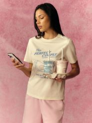4F T-shirt relaxed z nadrukiem damski - kremowy L. Brązowe t-shirty 4f, l, bez wzorów, z bawełny, bez kołnierzyka, bez ramiączek. Za 69.99 zł.