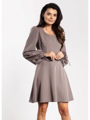 Awama Sukienka w kolorze szarobrązowym rozmiar: S. Brązowe sukienki Awama, s, bez wzorów, bez kołnierzyka, bez ramiączek, mini. Za 167.95 zł.