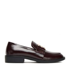 Lordsy JENNY. Czerwone lordsy Jenny, bez wzorów, bez obcasa, na płaskiej podeszwie, bez zapięcia. Za 139.99 zł.