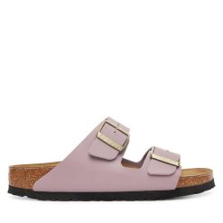 Klapki Birkenstock. Czerwone klapki Birkenstock, bez wzorów, bez obcasa. Za 399.99 zł.