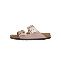 Klapki damskie Birkenstock Arizona Bf Copper. Brązowe klapki Birkenstock, bez wzorów, z materiału, bez obcasa. Za 417.00 zł.