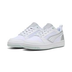 Sneakersy unisex Rebound v6 Low Aqua Metallics PUMA. Białe obuwie sportowe Puma, bez zapięcia, do koszykówki. W wyprzedaży za 219.00 zł.