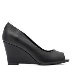 Półbuty Lasocki. Czarne czółenka Lasocki, bez wzorów, bez obcasa, na koturnie, bez zapięcia. Za 229.99 zł.