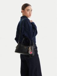 Guess Torebka Davina HWBG98 99060 Czarny. Czarne torebki klasyczne Guess, z aplikacjami, ze skóry, bez dodatków. Za 639.99 zł.