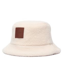 Kapelusz Calvin Klein. Białe kapelusze Calvin Klein, bez wzorów. Za 189.99 zł.