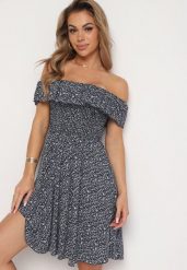 Granatowa Bawełniana Sukienka z Hiszpańskim Dekoltem i Marszczoną Górą w Kwiaty Samorea. Niebieskie sukienki Born2be, na co dzień, m, bez wzorów, z bawełny, eleganckie, bez kołnierzyka, bez ramiączek. Za 39.99 zł.