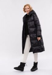 Długi, ciepły płaszcz J-MACADAMIA. Brązowe płaszcze Volcano, na zimę, s, bez wzorów, z materiału, bez kaptura. Za 429.99 zł.