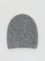 Czapka z alpaką - jasnoszary. Szare czapki Reserved, bez wzorów. Za 79.99 zł.