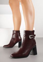 Bordowe Botki na Obcasie z Ozdobną Klamrą Fesilea. Czerwone botki Born2be, bez wzorów, z jeansu, bez obcasa, na obcasie, bez zapięcia. Za 149.99 zł.