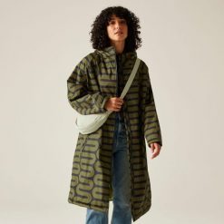 Szlafrok damski Orla. Zielone szlafroki Regatta, bez wzorów, bez ramiączek, bez kaptura. Za 549.99 zł.