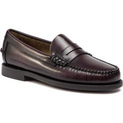 Mokasyny SEBAGO - Classic Dan W 7001530 Brown Burgundy 903. Brązowe mokasyny Sebago, bez wzorów, ze skóry, bez obcasa. W wyprzedaży za 459.00 zł.