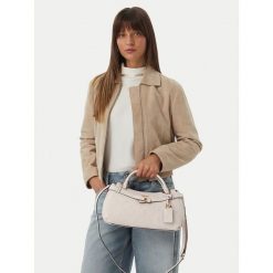 Torebka Guess. Białe torebki klasyczne Guess, z aplikacjami, bez dodatków. Za 584.99 zł.