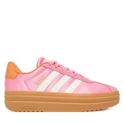 Sneakersy adidas. Czerwone płaszcze Adidas, bez wzorów, bez kaptura. Za 193.99 zł.