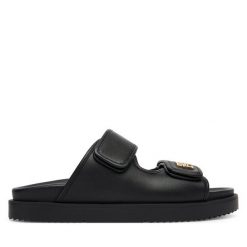 Klapki Tommy Hilfiger. Czarne klapki TOMMY HILFIGER, bez wzorów, bez obcasa. Za 529.99 zł.