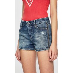 Guess Jeans - Szorty. Niebieskie szorty Guess Jeans, z aplikacjami, z bawełny, casualowe. W wyprzedaży za 299.90 zł.