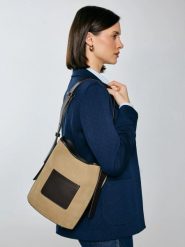 Torebka damska ze skóry naturalnej zamszowej beżowa Singari 801. Brązowe torebki klasyczne Big Star, bez wzorów, ze skóry, zamszowe, bez dodatków. Za 399.99 zł.