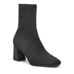 Botki Jenny Fairy. Czarne botki Jenny Fairy, bez wzorów, bez obcasa, na słupku, bez zapięcia. Za 169.99 zł.