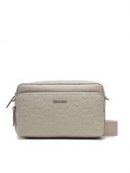 Torebka Calvin Klein. Czarne listonoszki Calvin Klein, bez wzorów, bez dodatków. Za 699.99 zł.