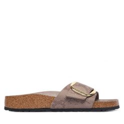 Klapki Birkenstock. Brązowe klapki Birkenstock, bez wzorów, bez obcasa. Za 420.99 zł.