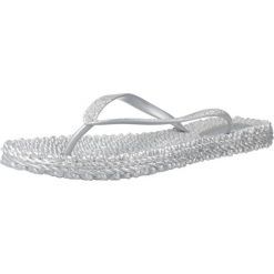 Sandały ILSE JACOBSEN CHEERFUL01 Srebrny. Szare sandały Ilse Jacobsen, bez wzorów, z gumy, bez obcasa, bez zapięcia. Za 152.99 zł.